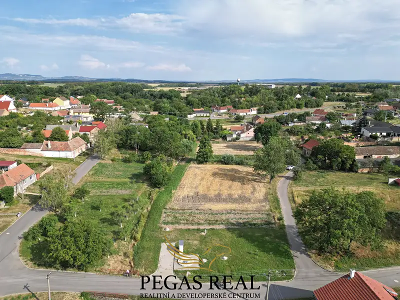 Prodej stavebního pozemku 1018 m², Litobratřice – náhled fotky 1