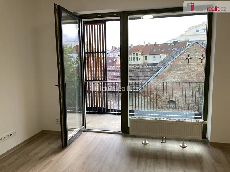 Pronájem bytu 2+kk 64 m², Plzeň – náhled fotky 3