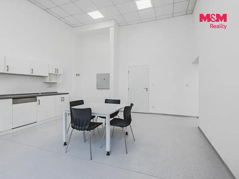 Pronájem kanceláře 396 m², Klatovy – náhled fotky 2