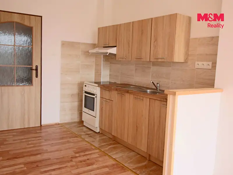 Pronájem bytu 1+1 50 m², Jaroměř – náhled fotky 3
