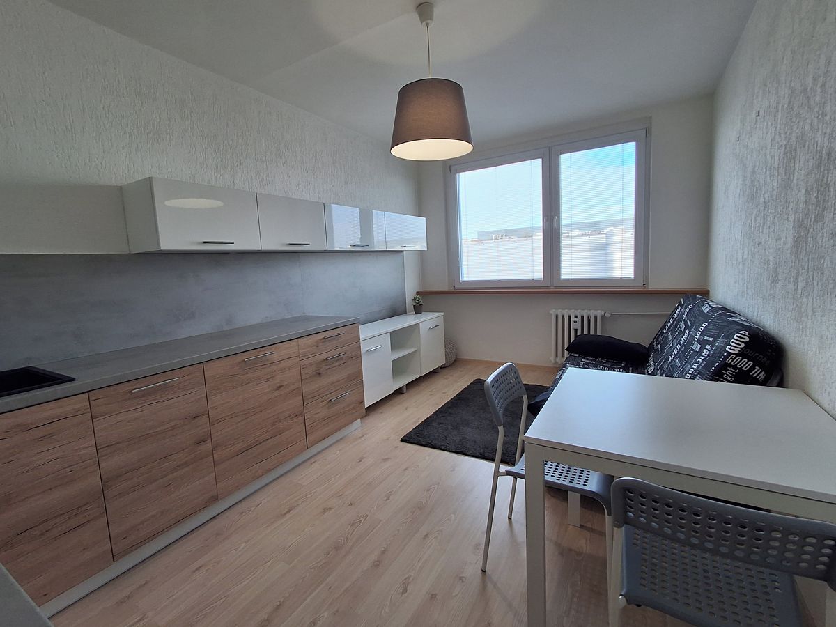 Pronájem bytu 2+kk 39 m² – fotografie 3