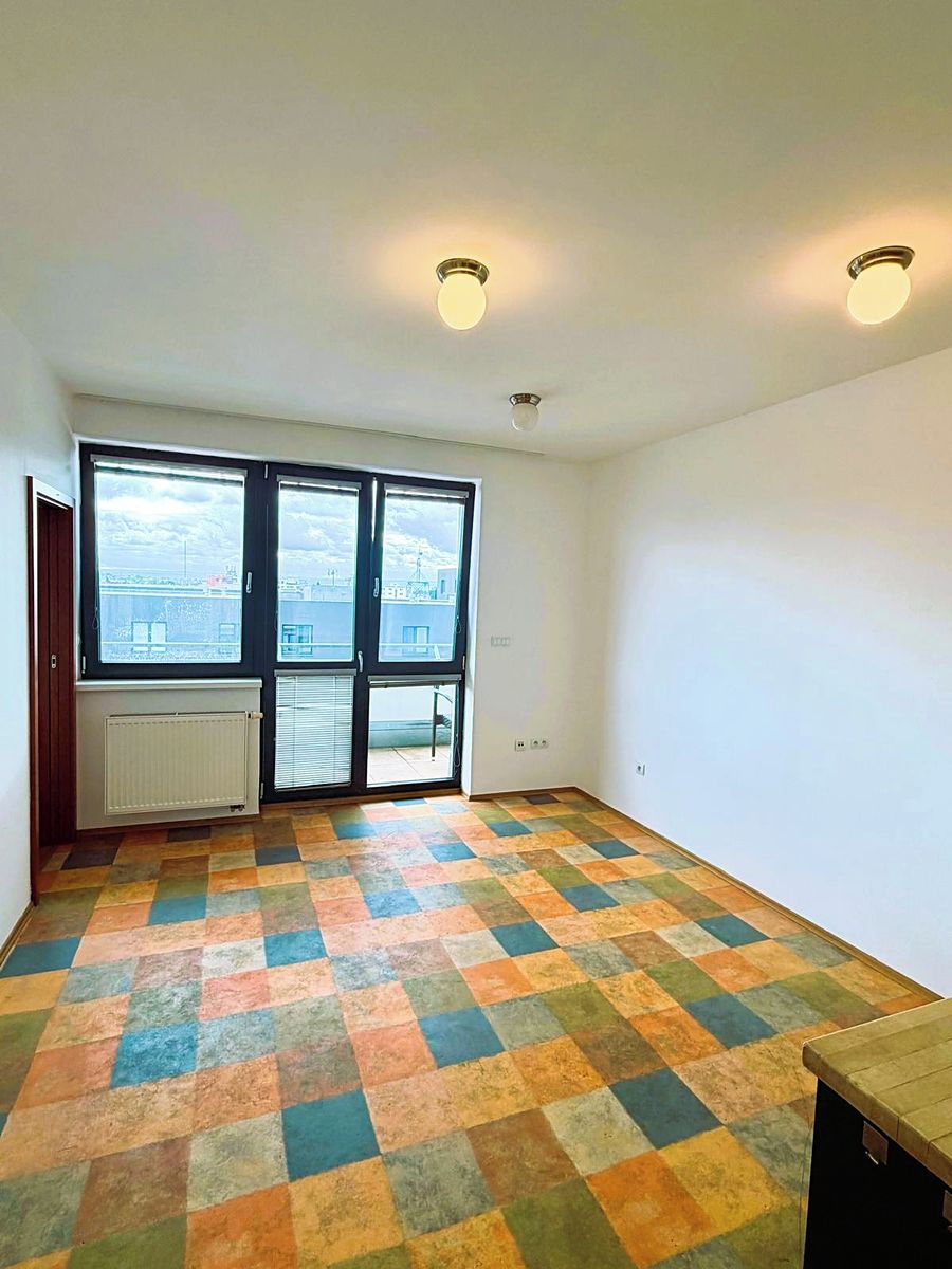 Pronájem bytu 1+kk 30 m² – fotografie 5