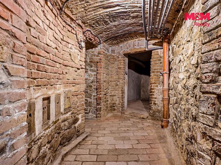 Комерційне приміщення на продаж, 670 м² (21 з 30)