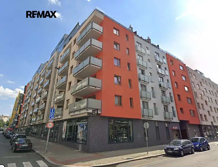 Pronájem garážového stání 15 m², Praha – náhled fotky 2