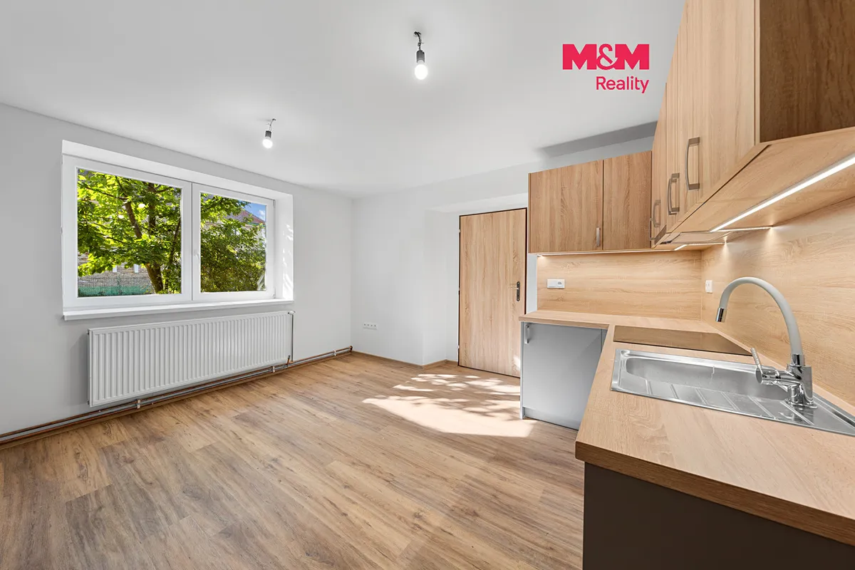Prodej rodinného domu 400 m², pozemek 2967 m²