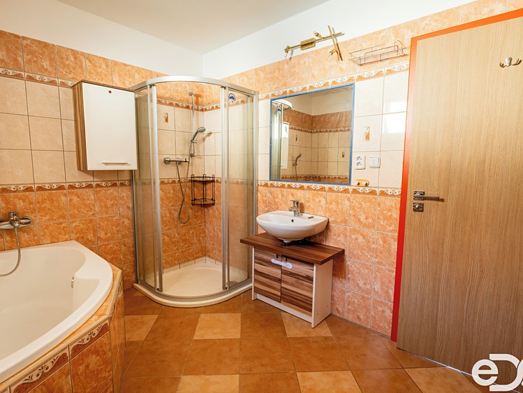 Prodej domu, 140 m² (12 z 27)