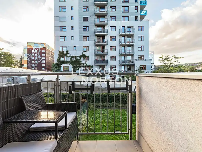 Prodej bytu 1+kk 39 m², Praha – náhled fotky 2