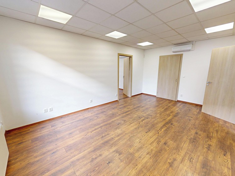 Комерційне приміщення в оренду, 120 м² (3 з 16)