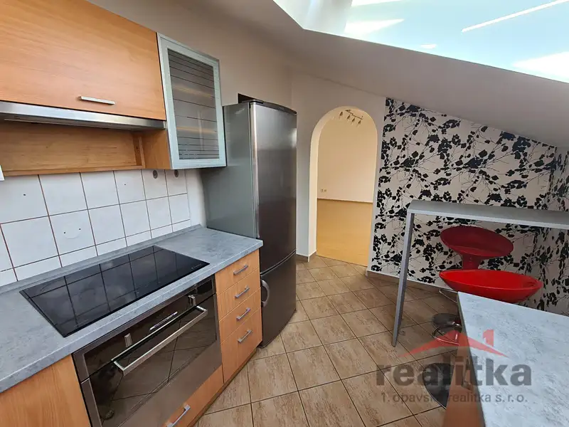 Pronájem bytu 2+1 50 m², Opava – náhled fotky 1