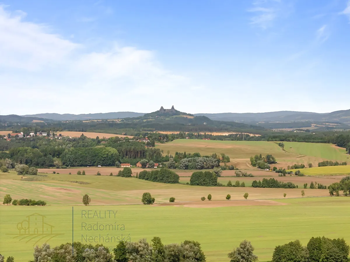 Prodej stavebního pozemku 1900 m²