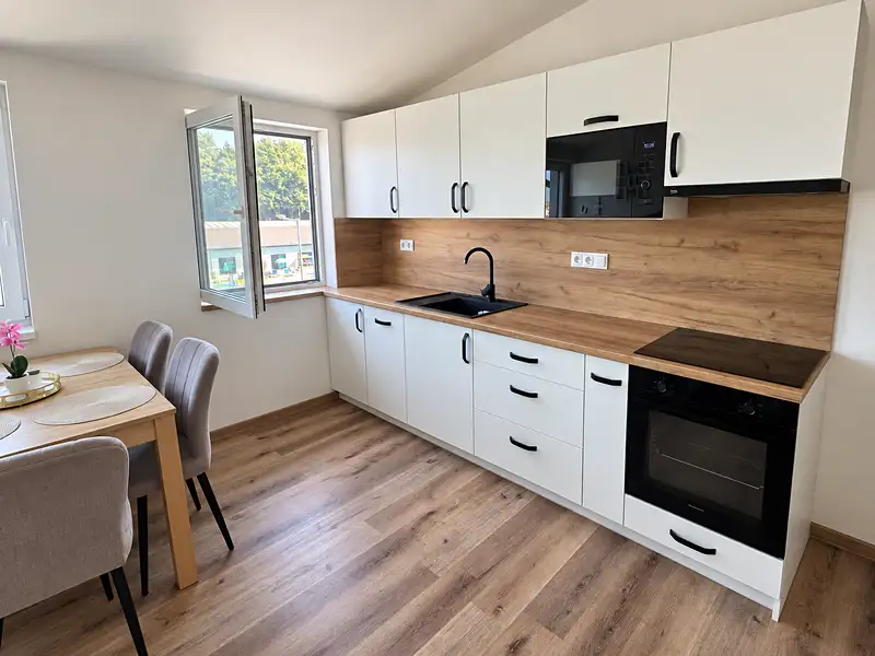 Pronájem bytu 2+kk 50 m², Šternberk – náhled fotky 1