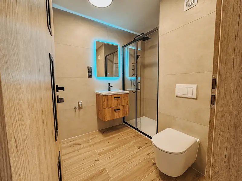 Pronájem bytu 4+1 77 m², Nejdek – náhled fotky 2