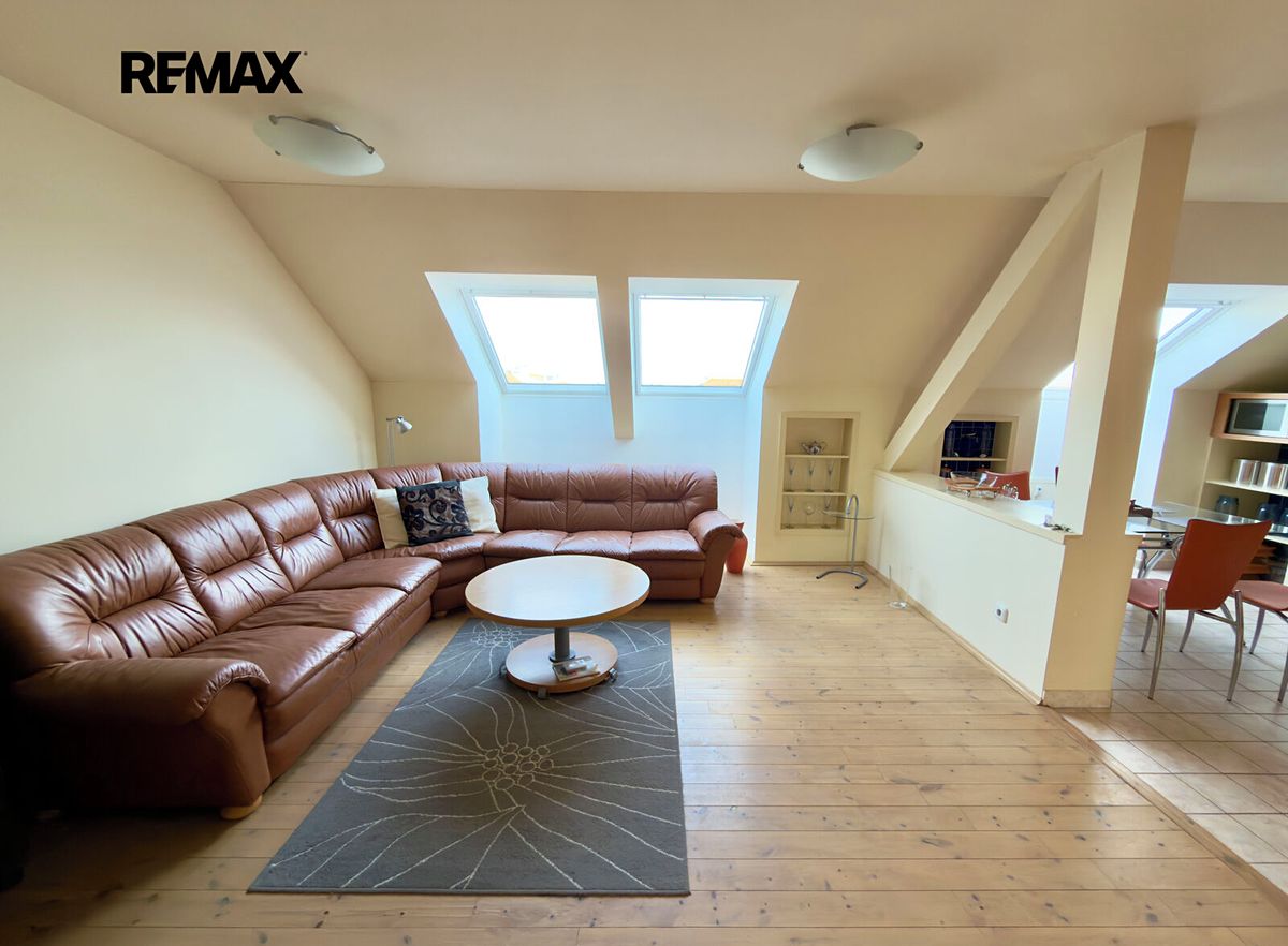 Pronájem bytu 4+kk 94 m²