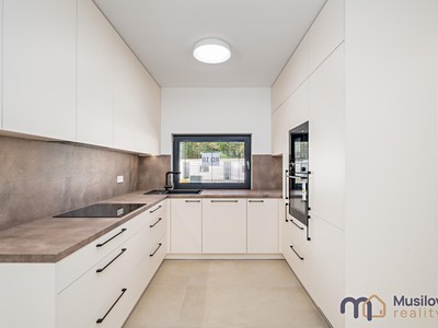 Pronájem domu, 92 m² (2 z 25)