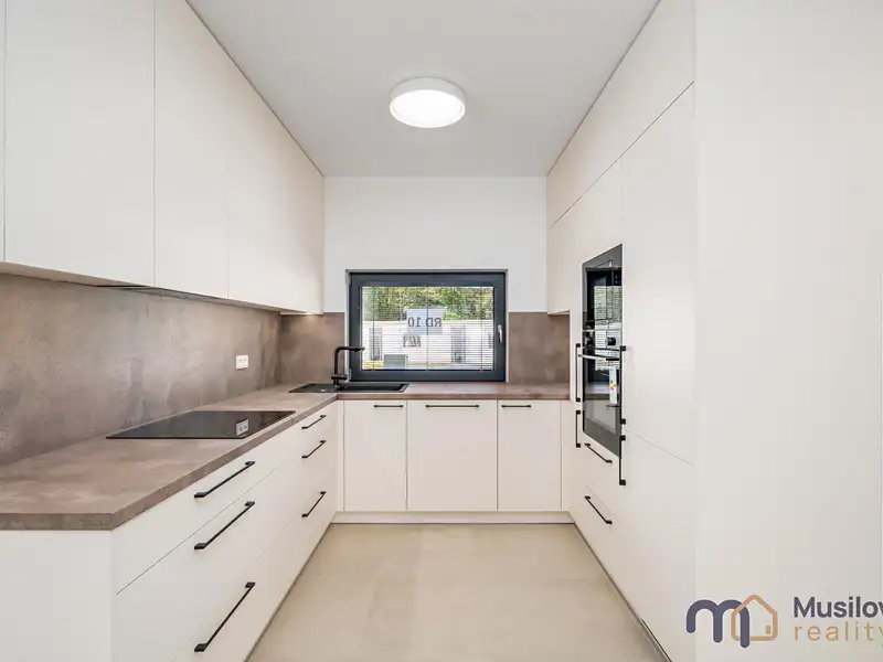 Pronájem rodinného domu 92 m², pozemek 300 m², Újezdeček – náhled fotky 2