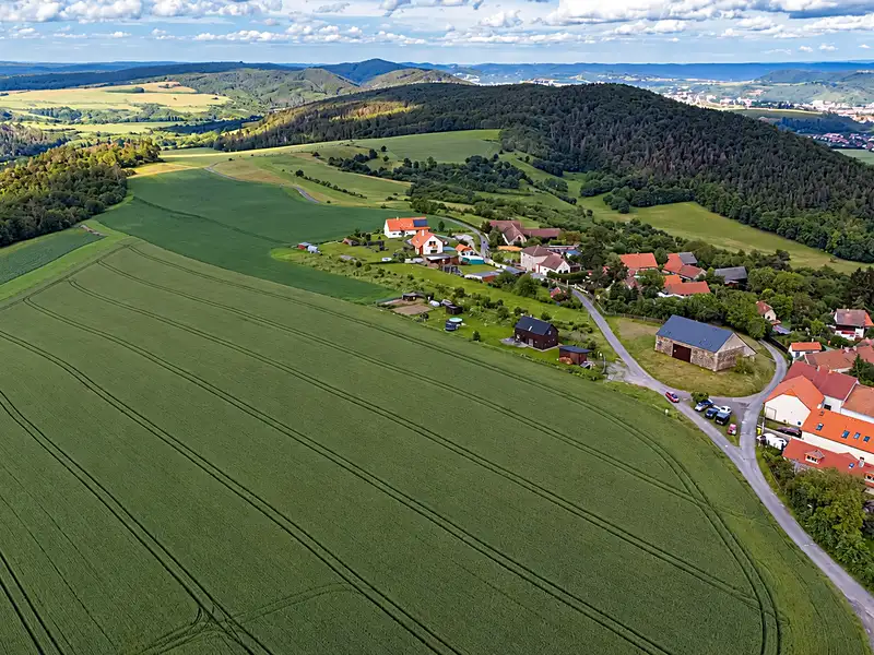 Prodej stavebního pozemku 2892 m², Svatá – náhled fotky 2
