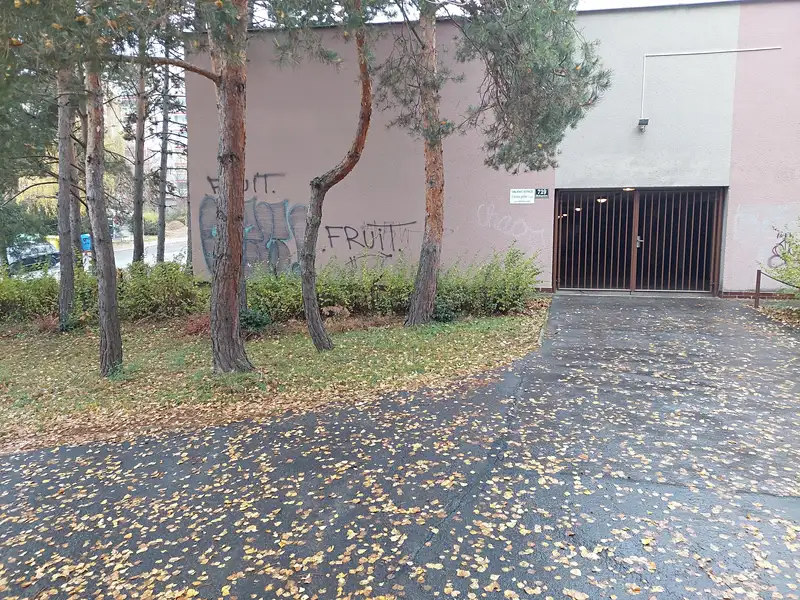 Pronájem garáže 20 m², Brno – náhled fotky 1