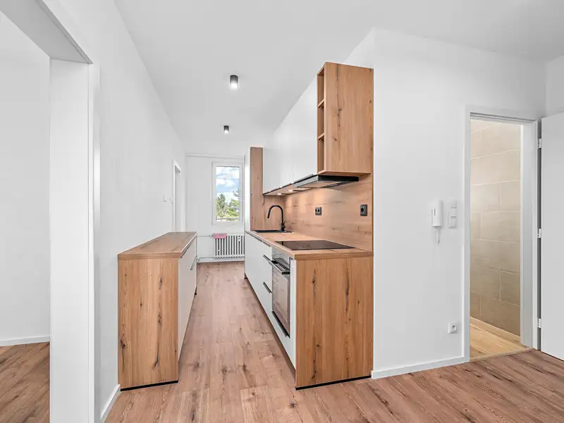 Pronájem bytu 3+1 65 m², Velešín – náhled fotky 1