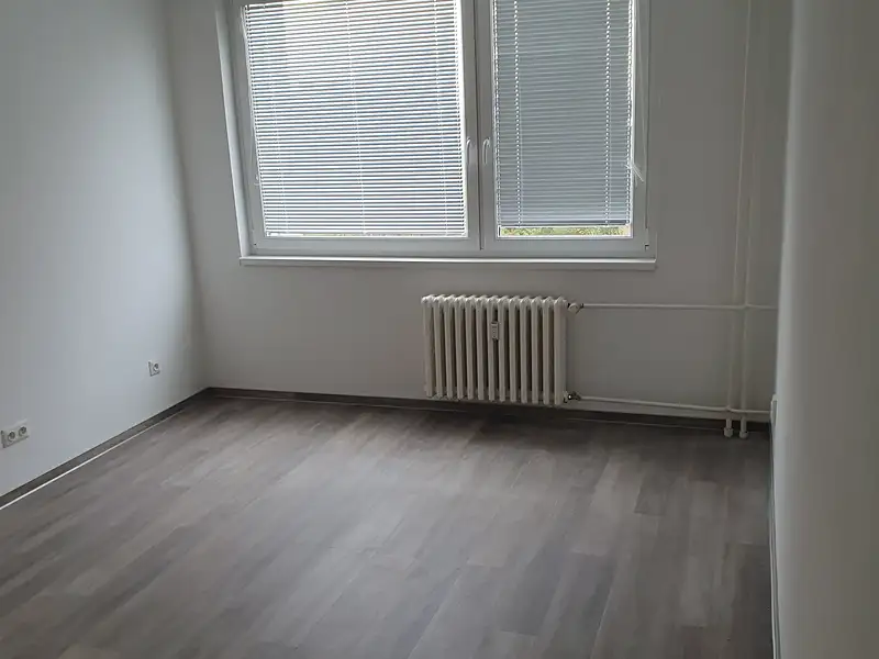 Pronájem bytu 2+kk 43 m², Kolín – náhled fotky 1