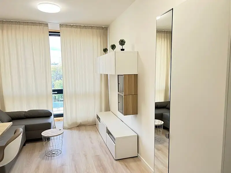 Prodej bytu 1+kk 20 m², Praha – náhled fotky 2