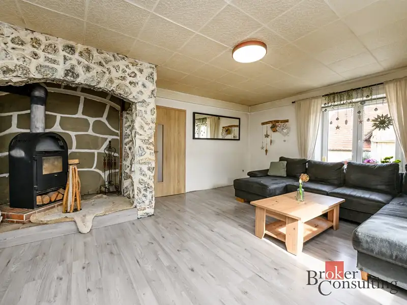 Prodej rodinného domu 230 m², pozemek 723 m², Dolní Lukavice – náhled fotky 3