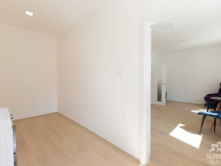Pronájem bytu 2+kk, 32 m² (5 z 15)