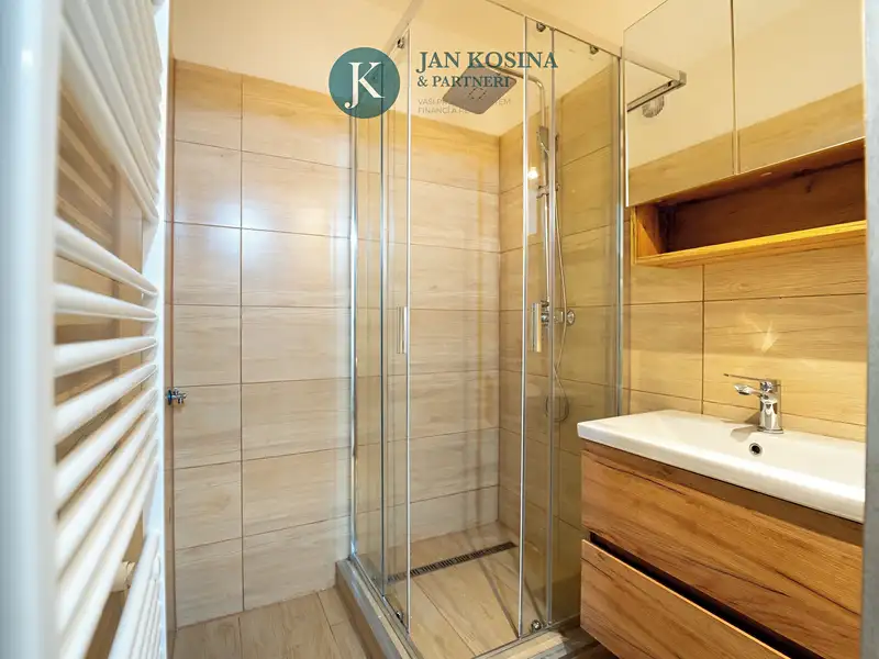 Prodej bytu 1+kk 26 m², Praha – náhled fotky 1