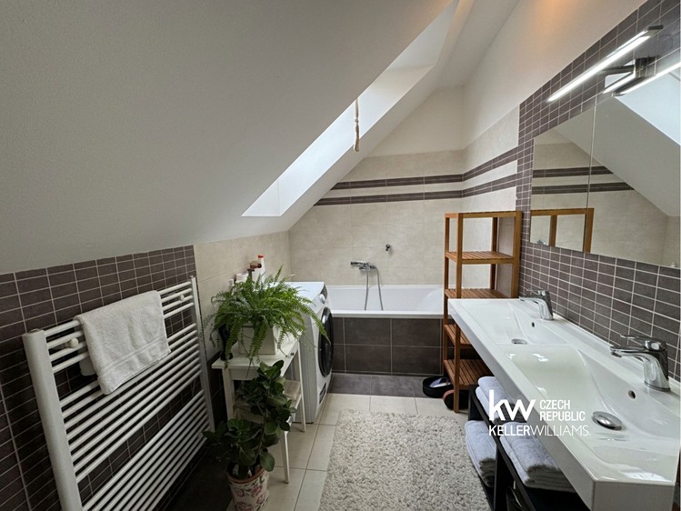 Pronájem bytu 3+kk, 106 m² (7 z 14)