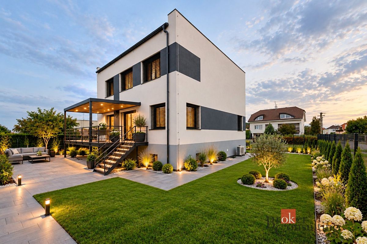 Prodej rodinného domu 218 m², pozemek 458 m², Plzeň – fotka 1 z 3