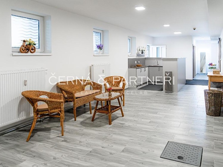 Pronájem komerčního prostoru, 105 m² (10 z 15)