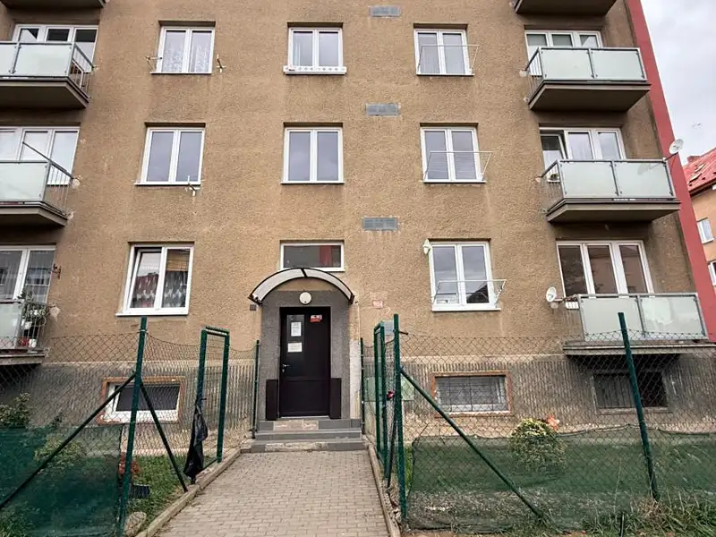 Prodej bytu 2+1 52 m², Jirkov – náhled fotky 1