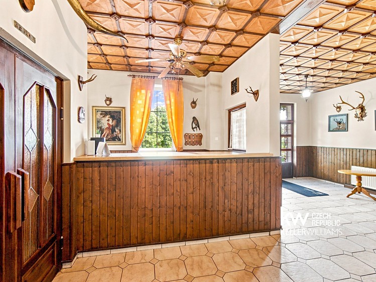 Комерційне приміщення на продаж, 1 601 м² (34 з 100)