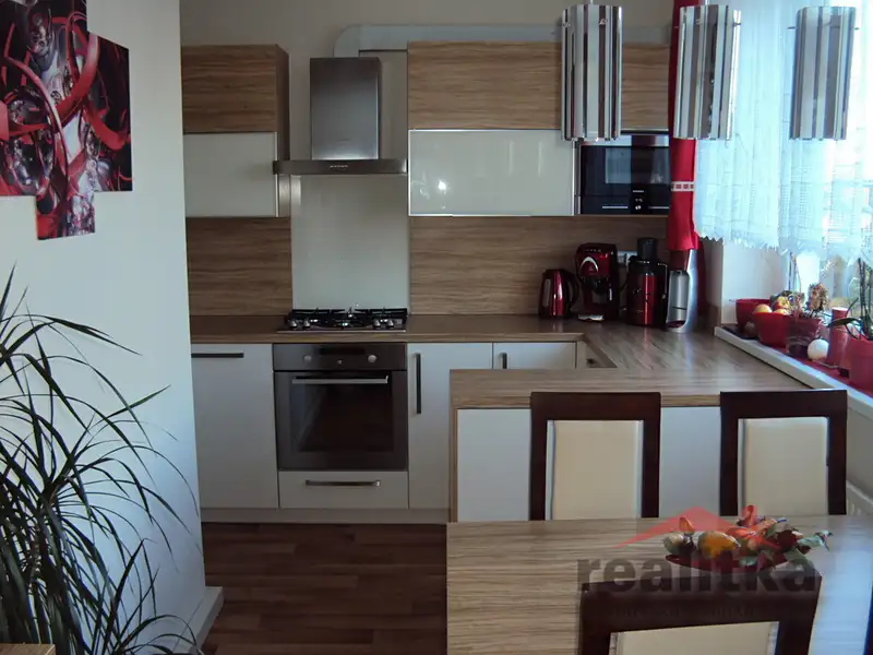 Pronájem bytu 3+1 73 m², Opava – náhled fotky 2