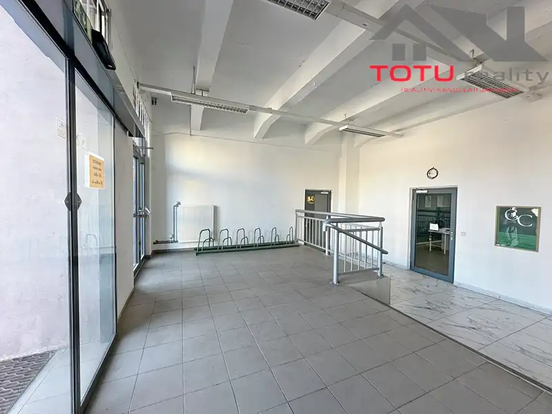 Pronájem obchodního prostoru 205 m², Jaroměř – náhled fotky 3
