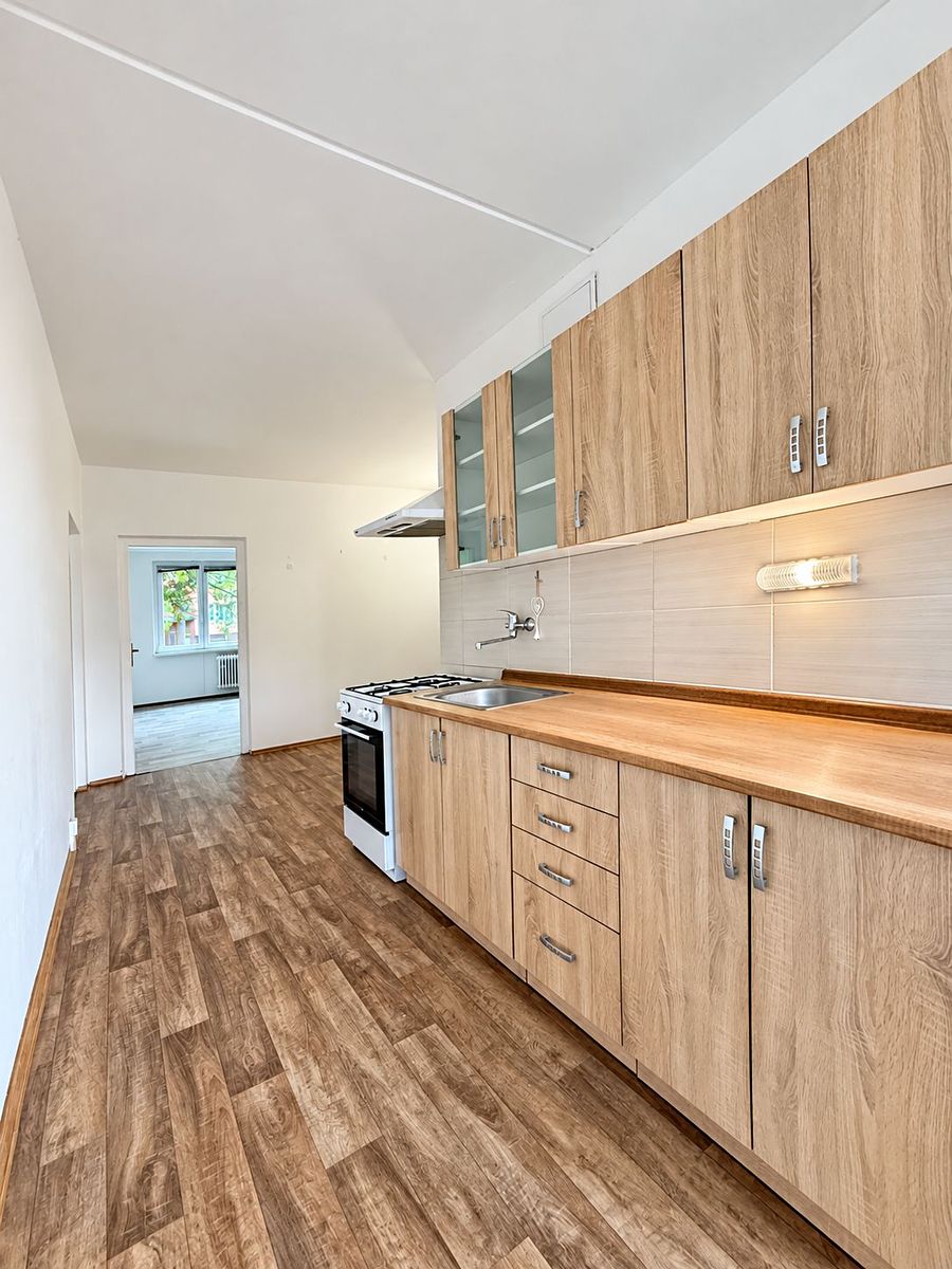 Pronájem bytu 2+1 57 m², Jirkov – fotka 1 z 3