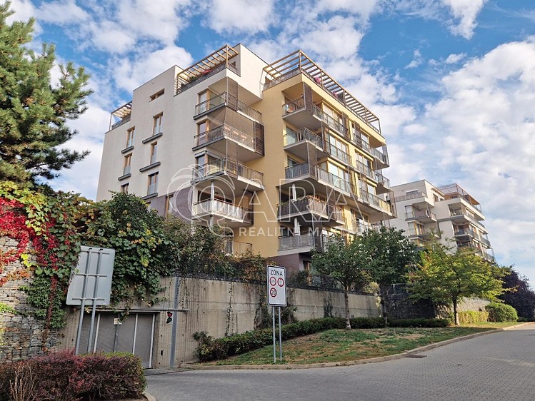 Prodej bytu 2+kk, 70 m² (1 z 17)