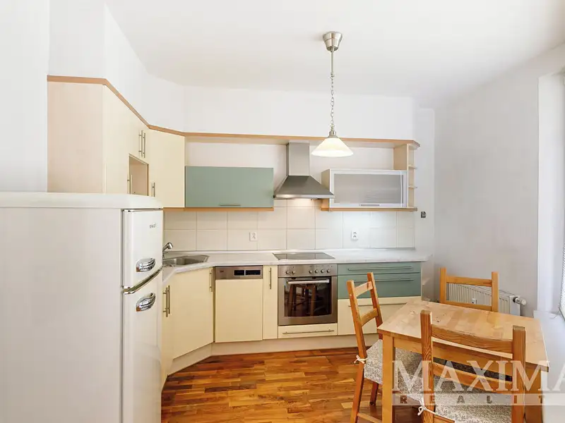Pronájem bytu 1+kk 40 m², Praha – náhled fotky 2