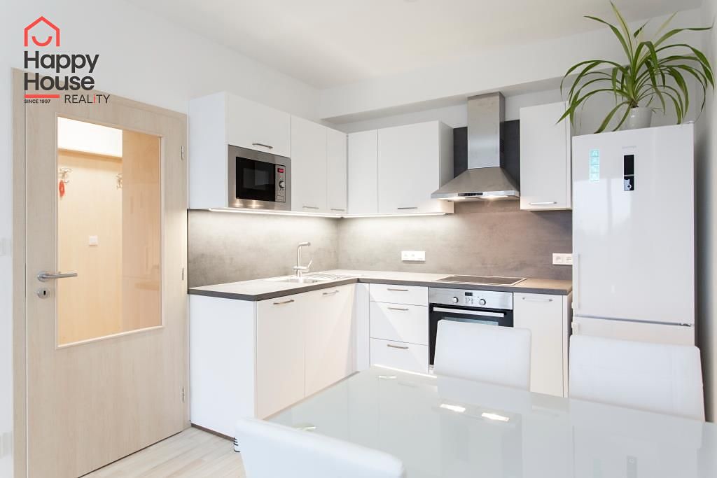 Pronájem bytu 2+kk 50 m² – fotografie 3