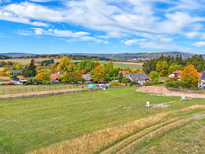 Prodej stavebního pozemku 873 m², Narysov – náhled fotky 3