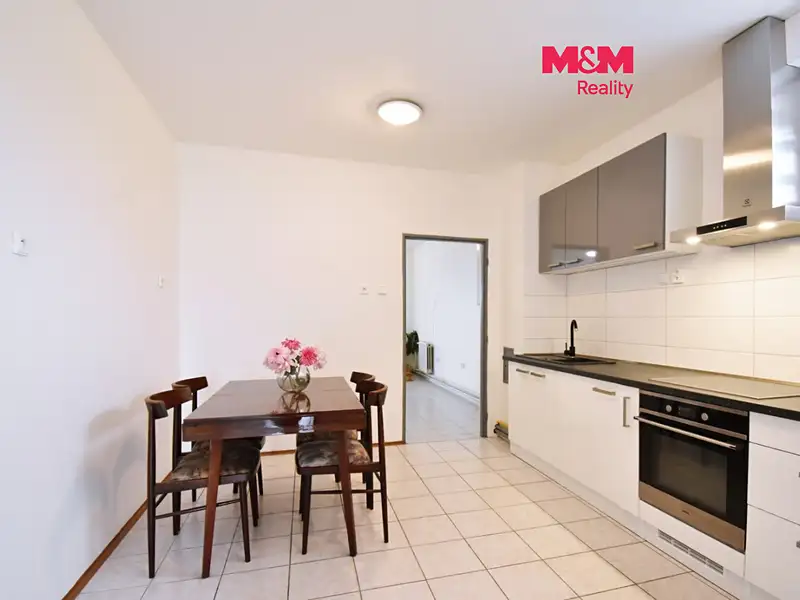 Prodej rodinného domu 300 m², pozemek 843 m², Libiš – náhled fotky 1