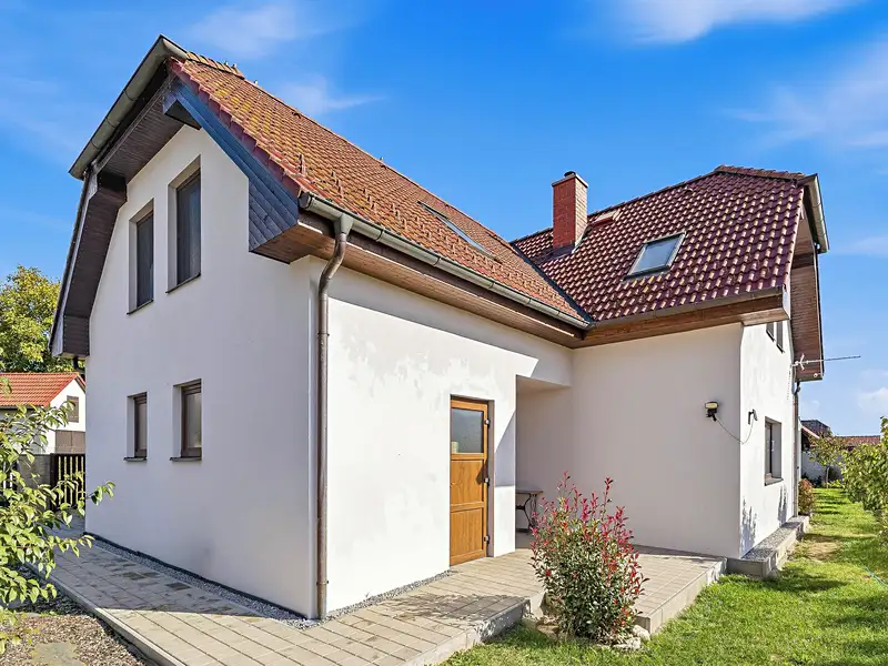 Prodej rodinného domu 212 m², pozemek 845 m², Záhoří – náhled fotky 3