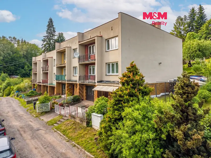 Prodej rodinného domu 270 m², pozemek 449 m², Benešov u Semil – náhled fotky 1