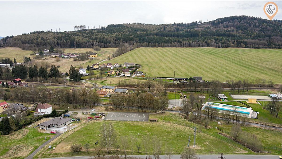 Prodej stavebního pozemku 8515 m², Kolinec – fotka 1 z 3