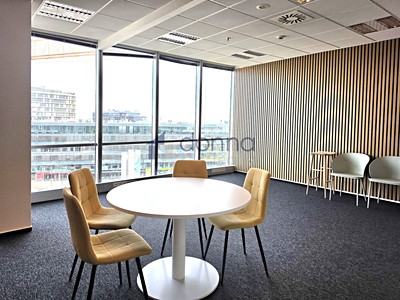 Pronájem kanceláře 208 m²