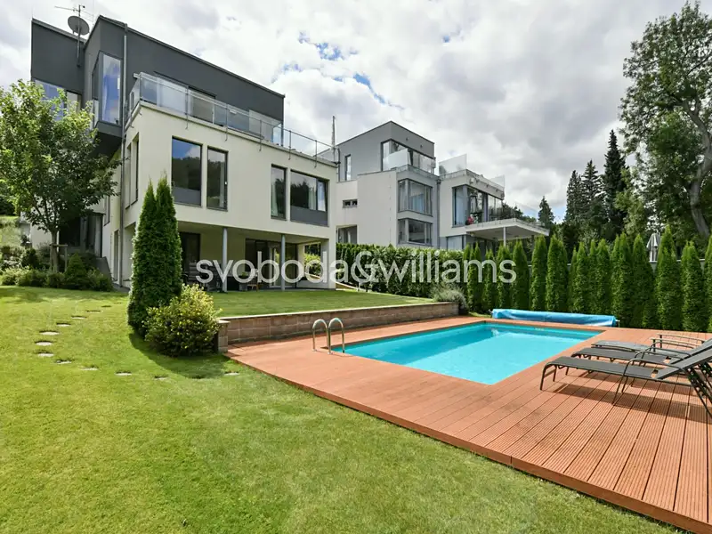 Prodej vily 366 m², pozemek 1069 m², Praha – náhled fotky 1