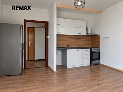 Wohnung 1+1 zur Miete, 40 m² (2 von 16)