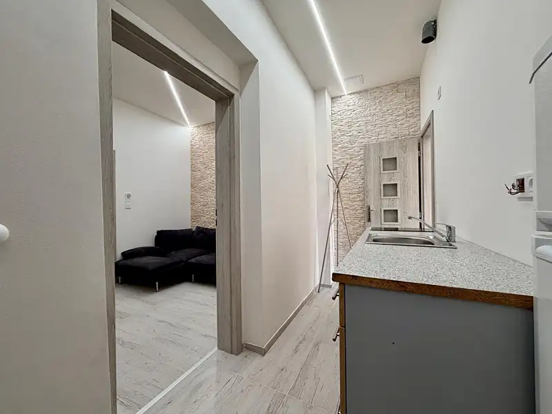 Pronájem bytu 3+1 80 m², Praha – náhled fotky 2