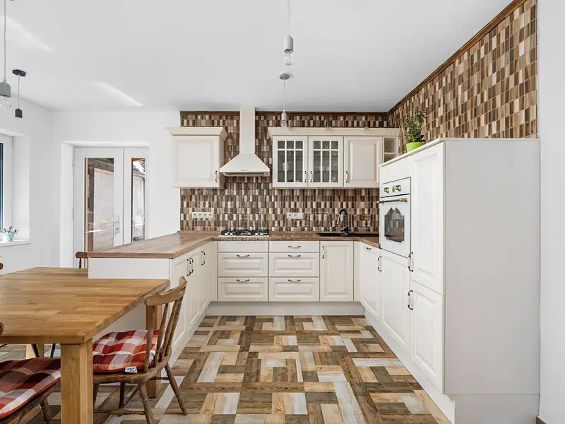 Prodej vícegeneračního domu 220 m², pozemek 628 m², Ostopovice – náhled fotky 2