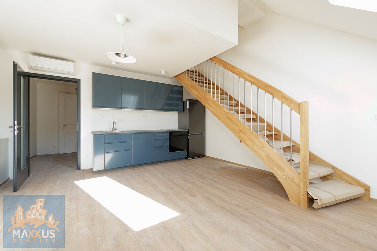 Pronájem bytu 2+kk 74 m², Praha – fotka 1 z 3