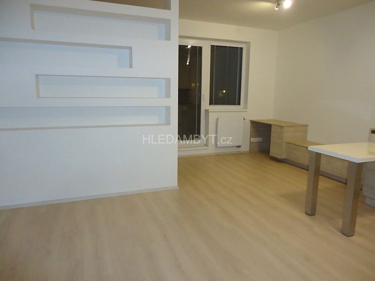 Квартира 1+kk в оренду, 42 м² (3 з 11)